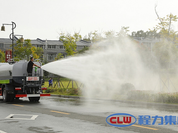 東風(fēng)D9型14噸灑水車